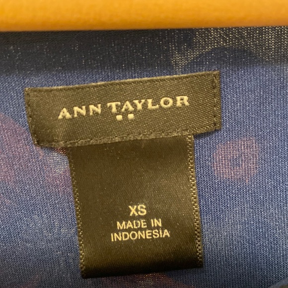 Ann Taylor floral blouse - Picture 2 of 3